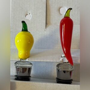 Sandra Alexandra - Lemon & Chili Pepper Blown Glass Wine Bottle Stopper Set NEW